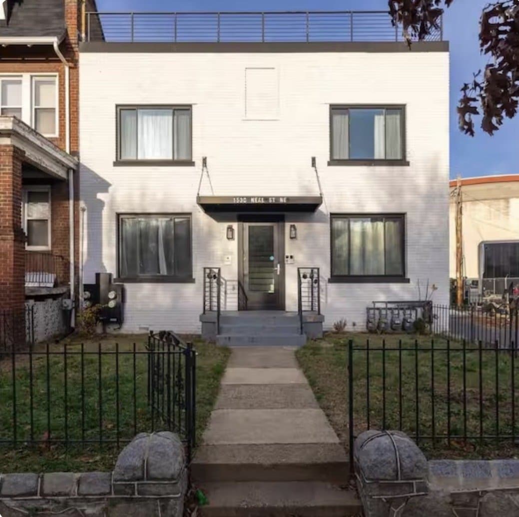 Washington Apartment: 1530 Neal St NE
