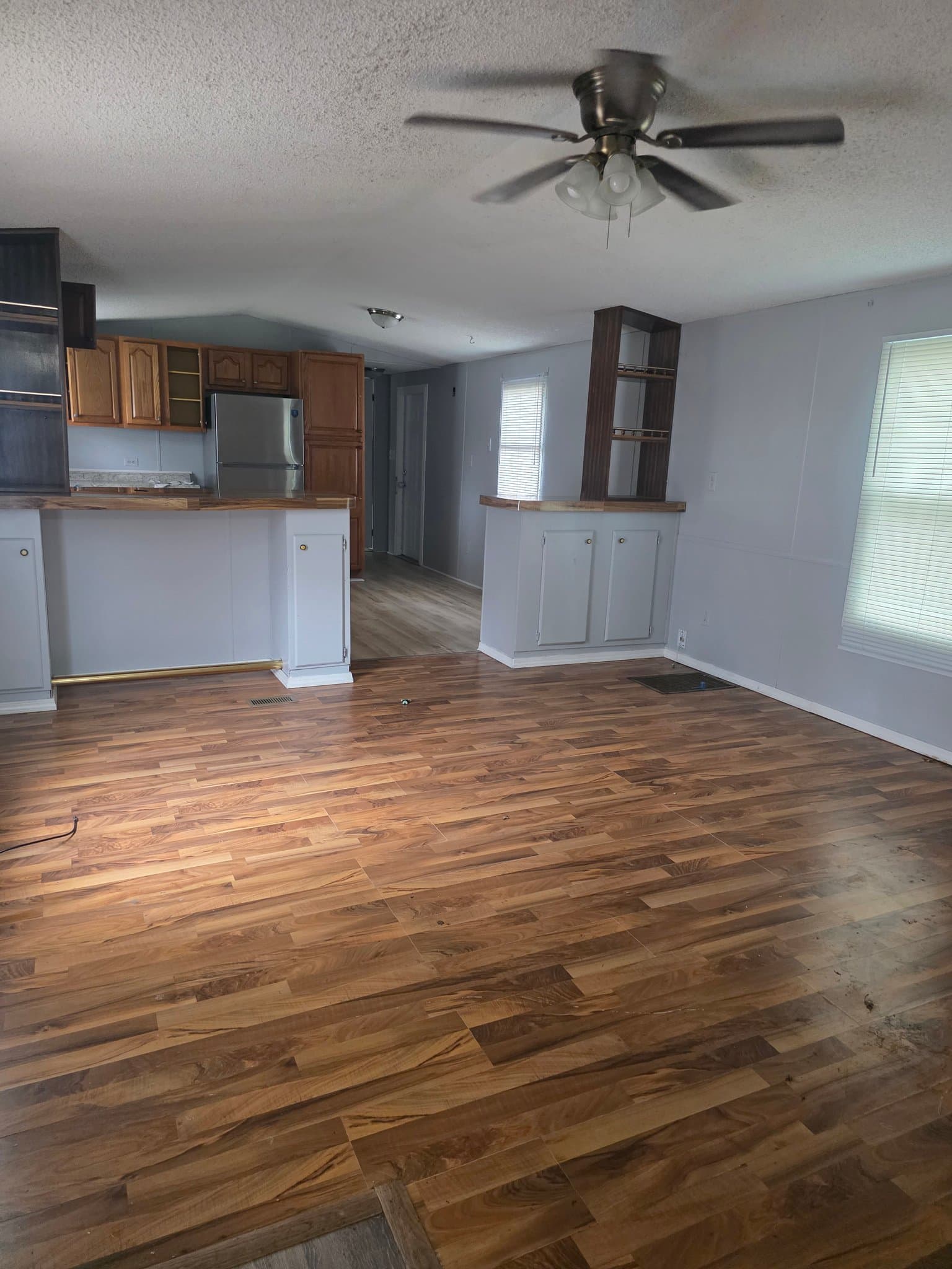 Cedar hill House: 8414 village green dr