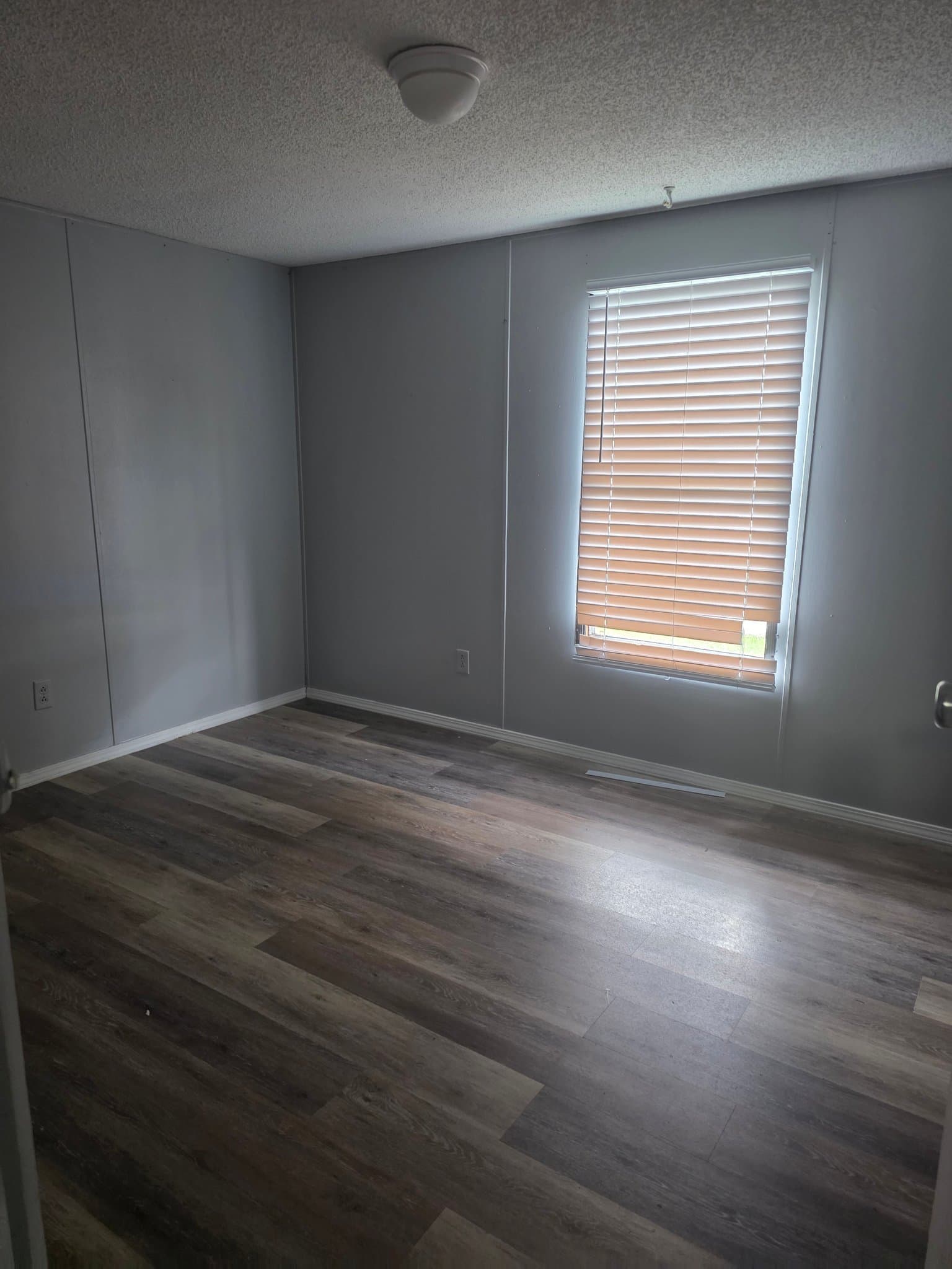 Cedar hill House: 8414 village green dr