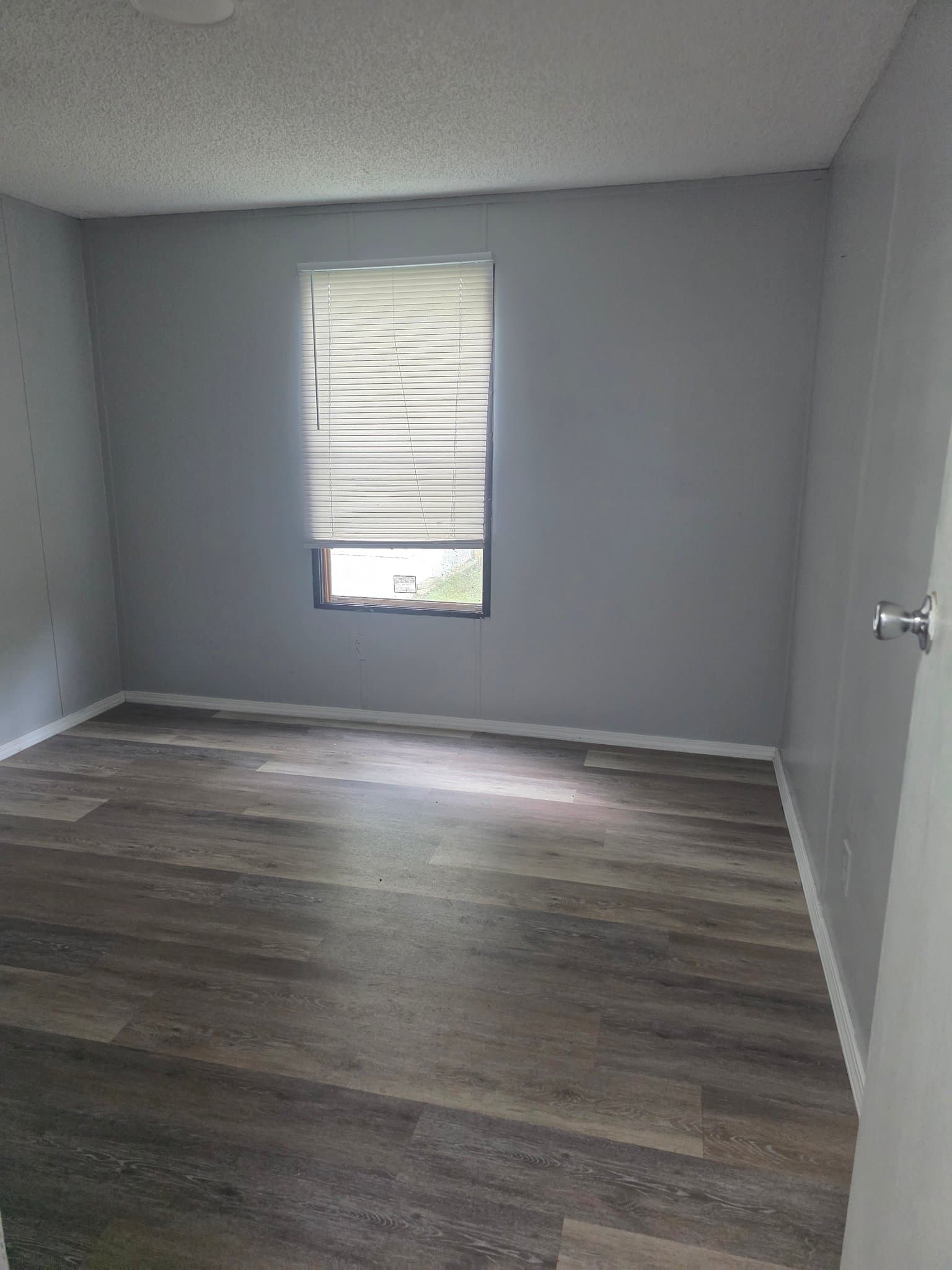 Cedar hill House: 8414 village green dr