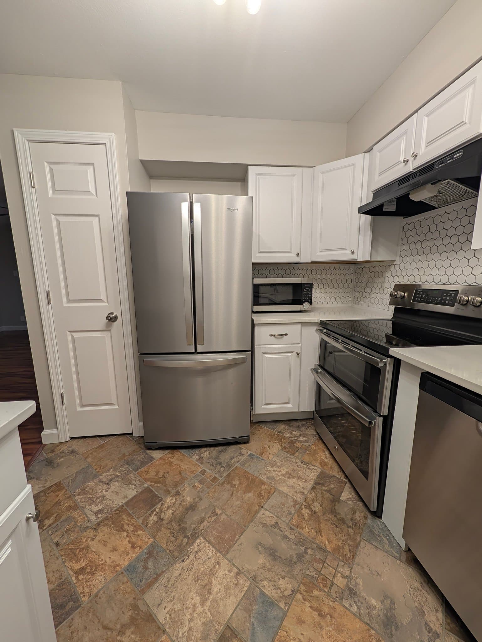 Hazelwood Condo: 7526 Hazelcrest Dr