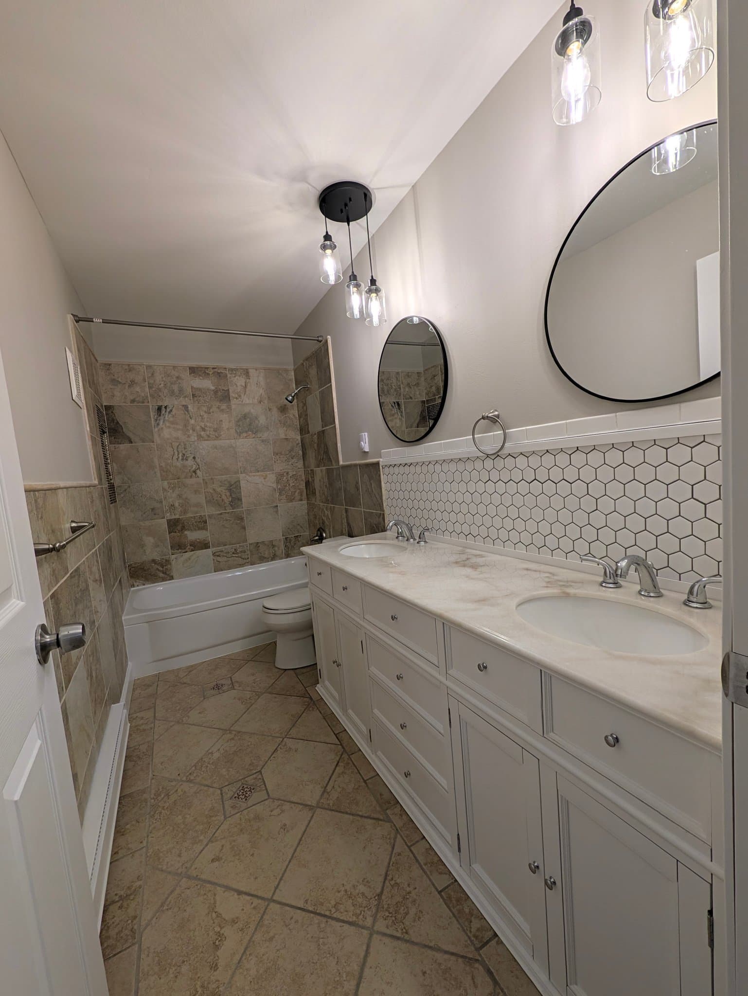 Hazelwood Condo: 7526 Hazelcrest Dr