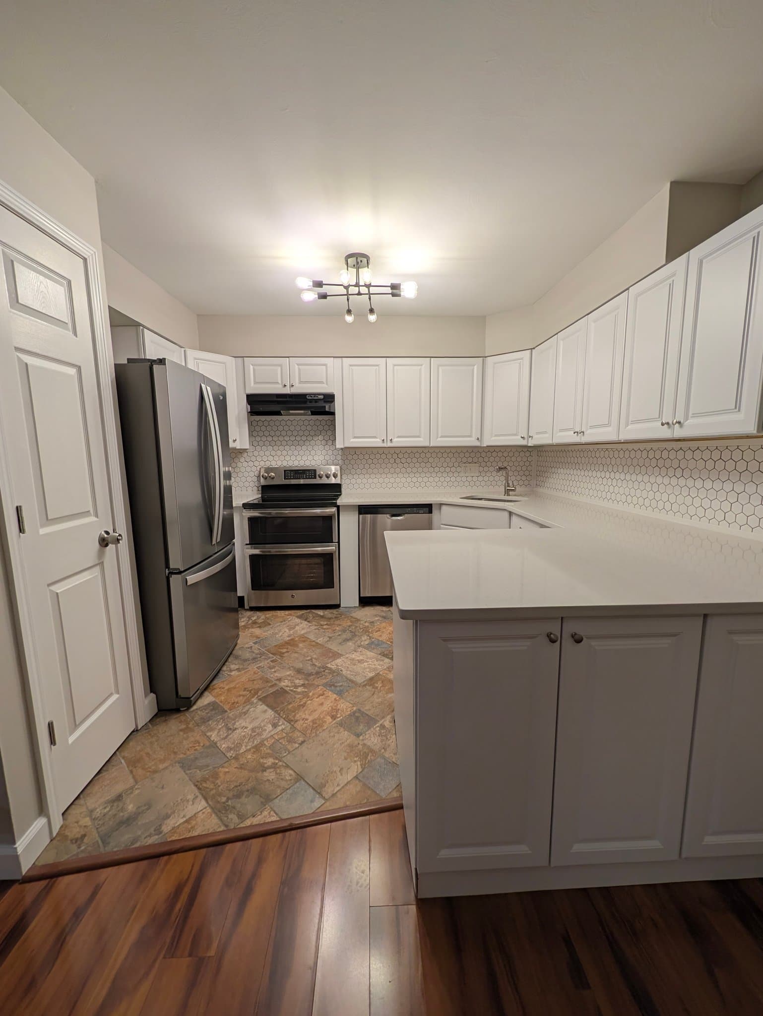 Hazelwood Condo: 7526 Hazelcrest Dr