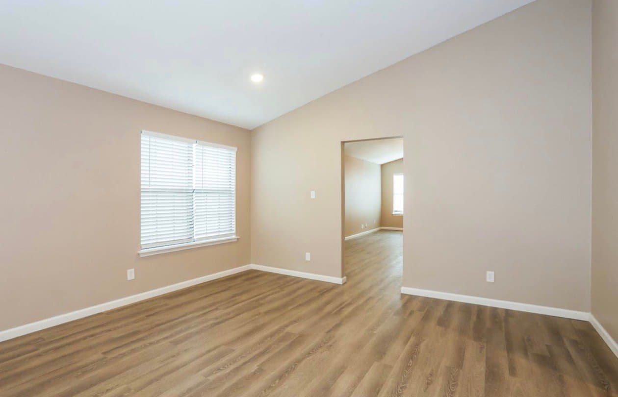 Cedar Hill Apartment: 526 Sims Dr
