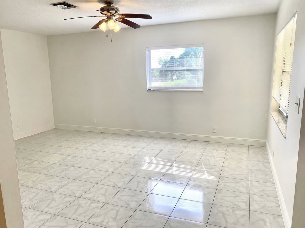 Boca Raton Condo: 260 NW 19th St
