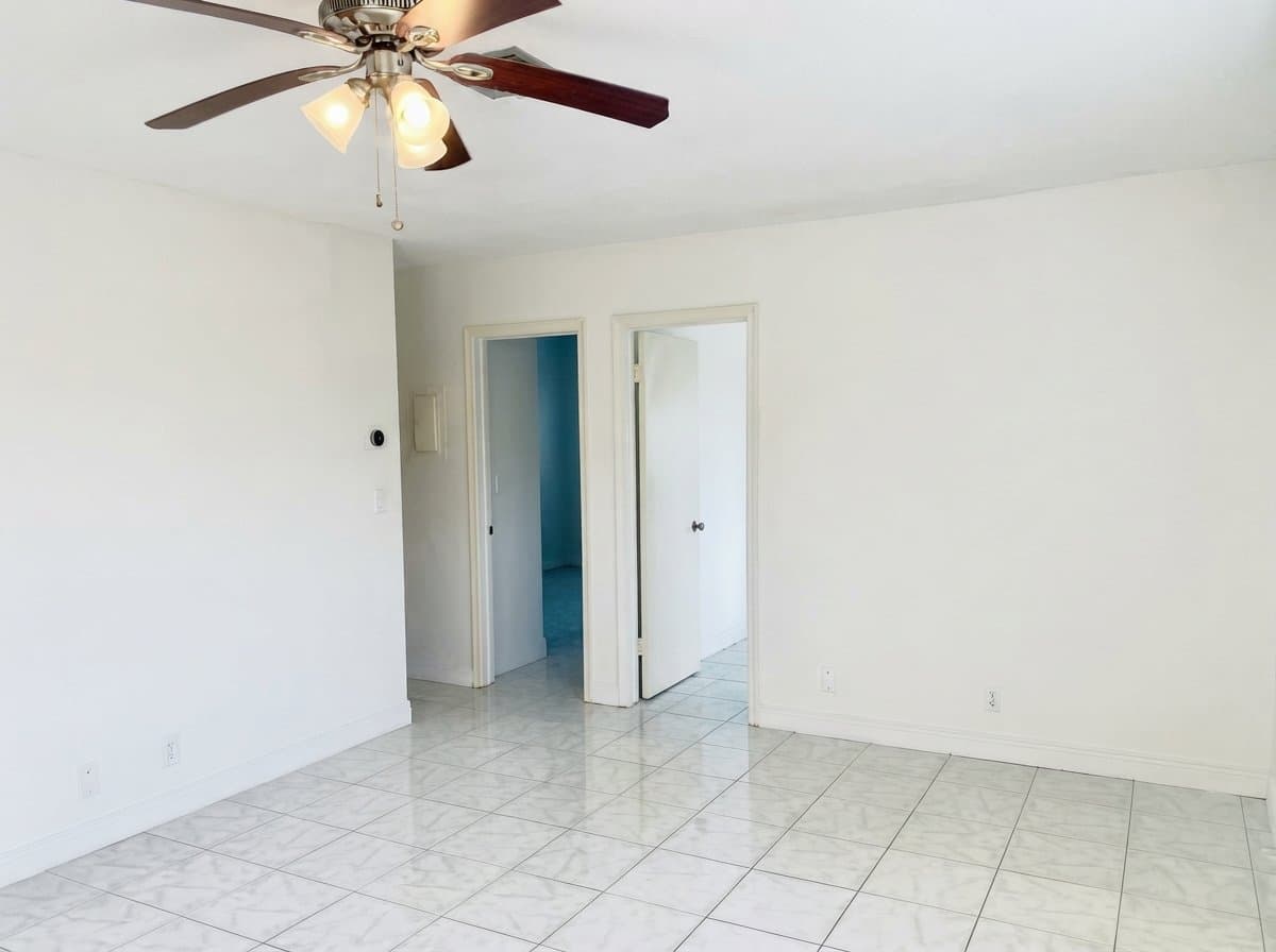Boca Raton Condo: 260 NW 19th St