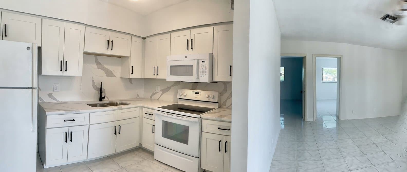 Boca Raton Condo: 260 NW 19th St