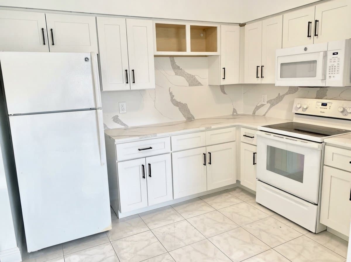 Boca Raton Condo: 260 NW 19th St