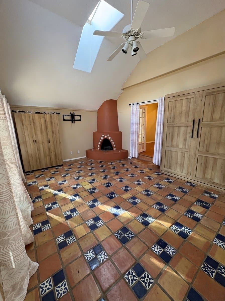 Colorado Springs House: 817 W Jefferson St