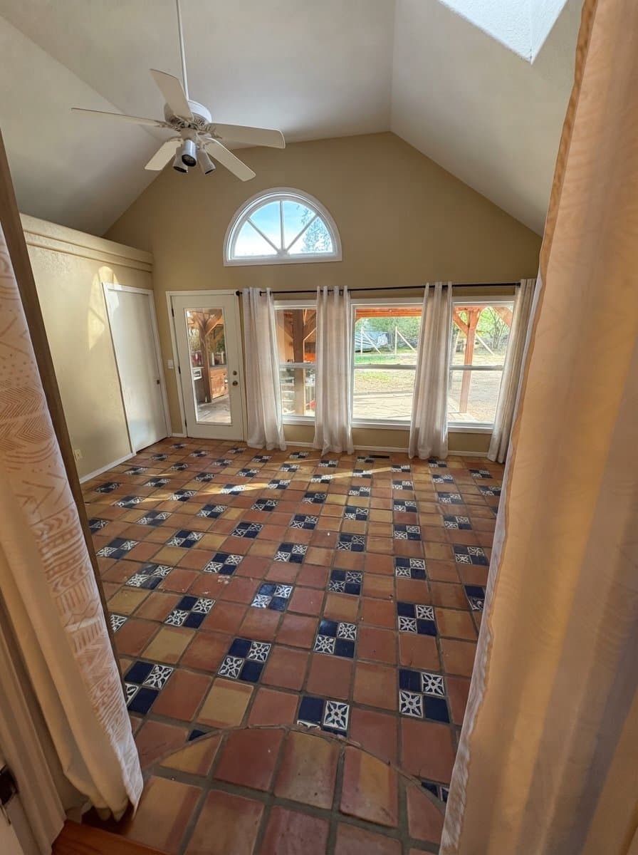 Colorado Springs House: 817 W Jefferson St