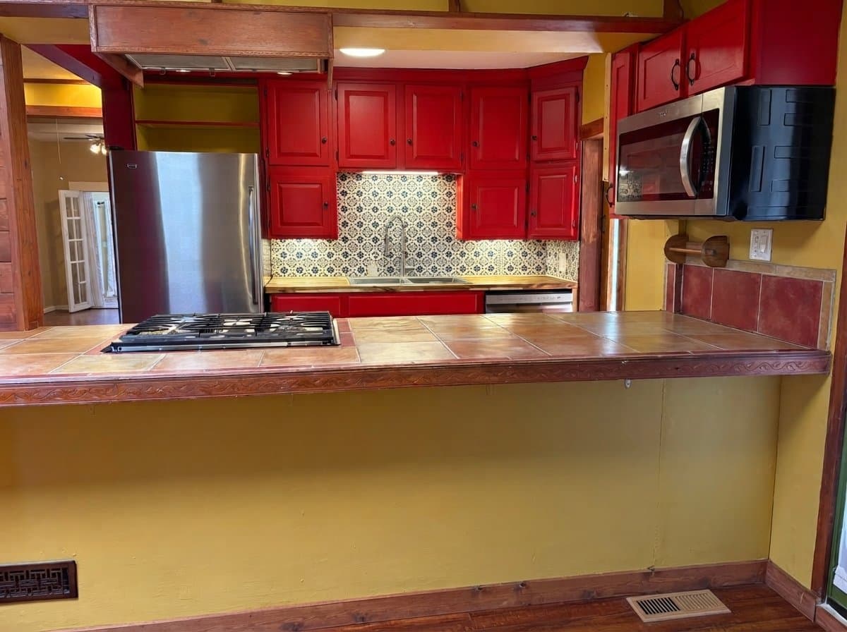 Colorado Springs House: 817 W Jefferson St