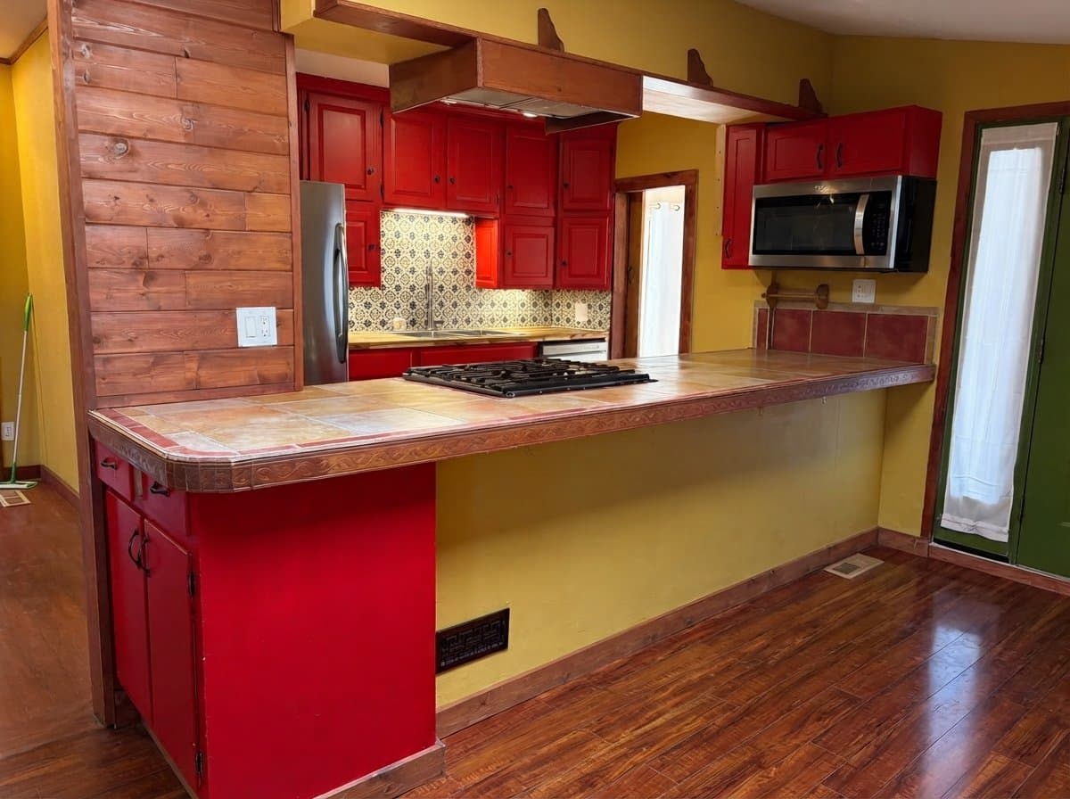 Colorado Springs House: 817 W Jefferson St