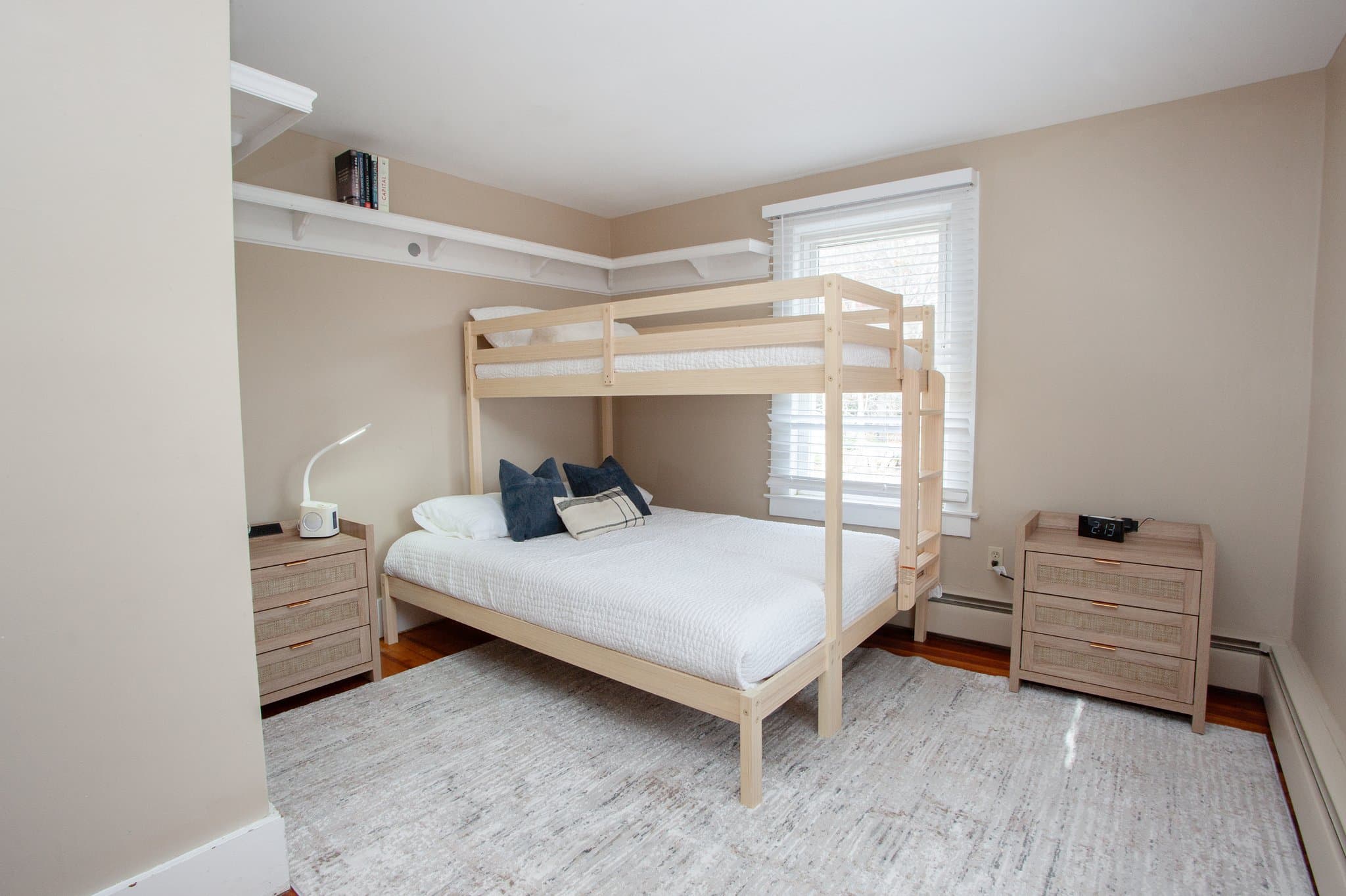 Simsbury House: 19 Fairview St