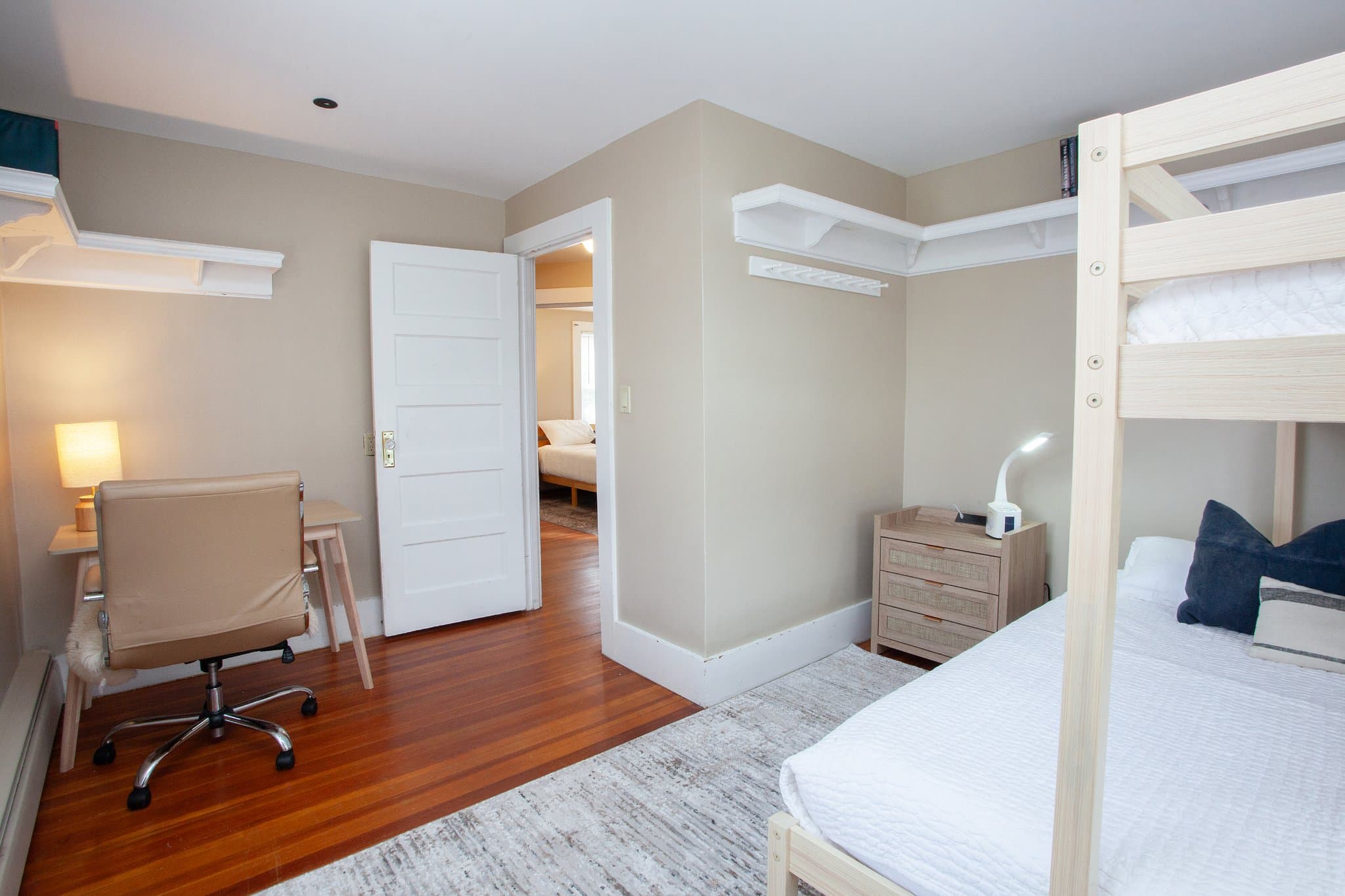 Simsbury House: 19 Fairview St