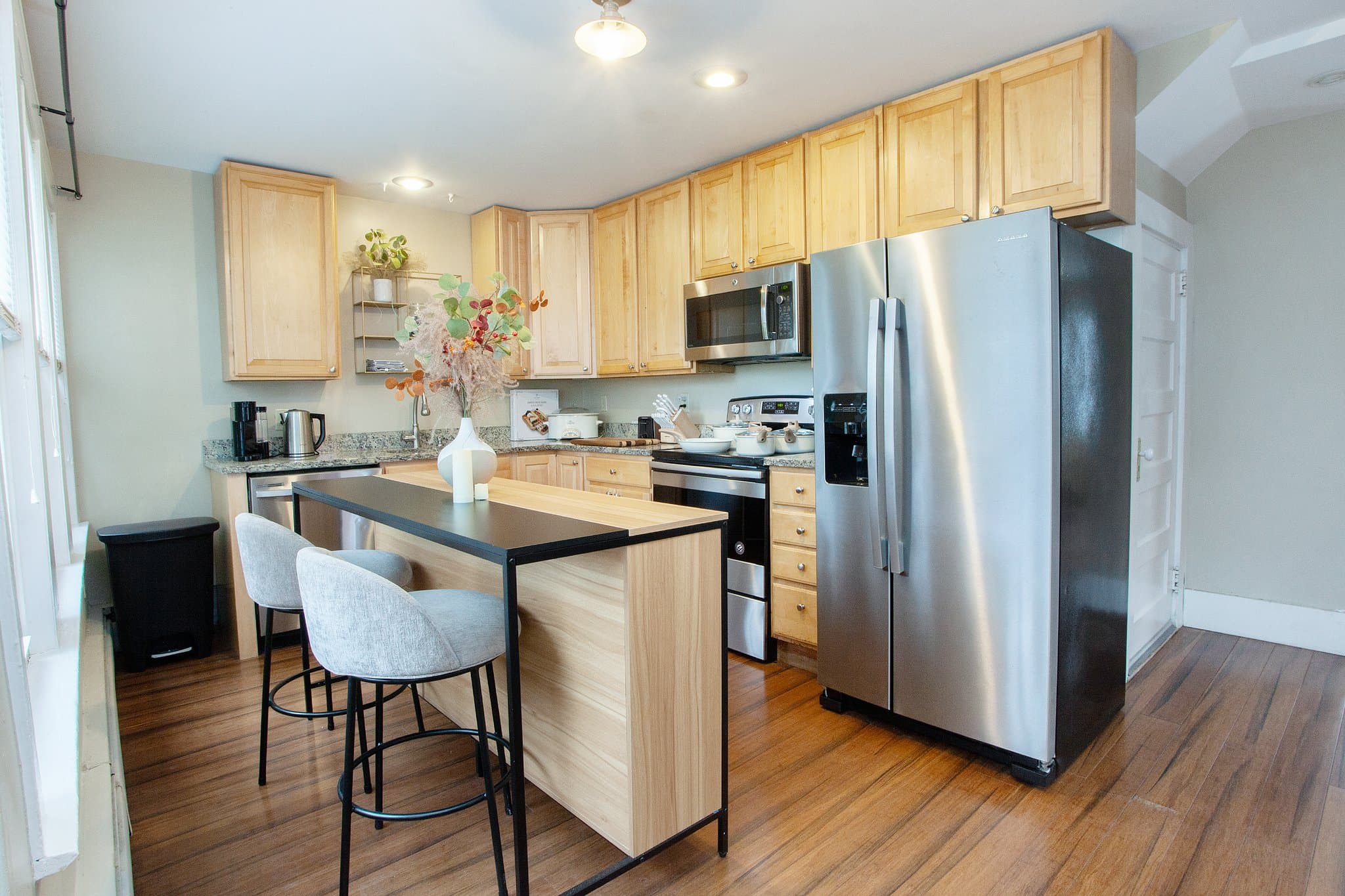 Simsbury House: 19 Fairview St