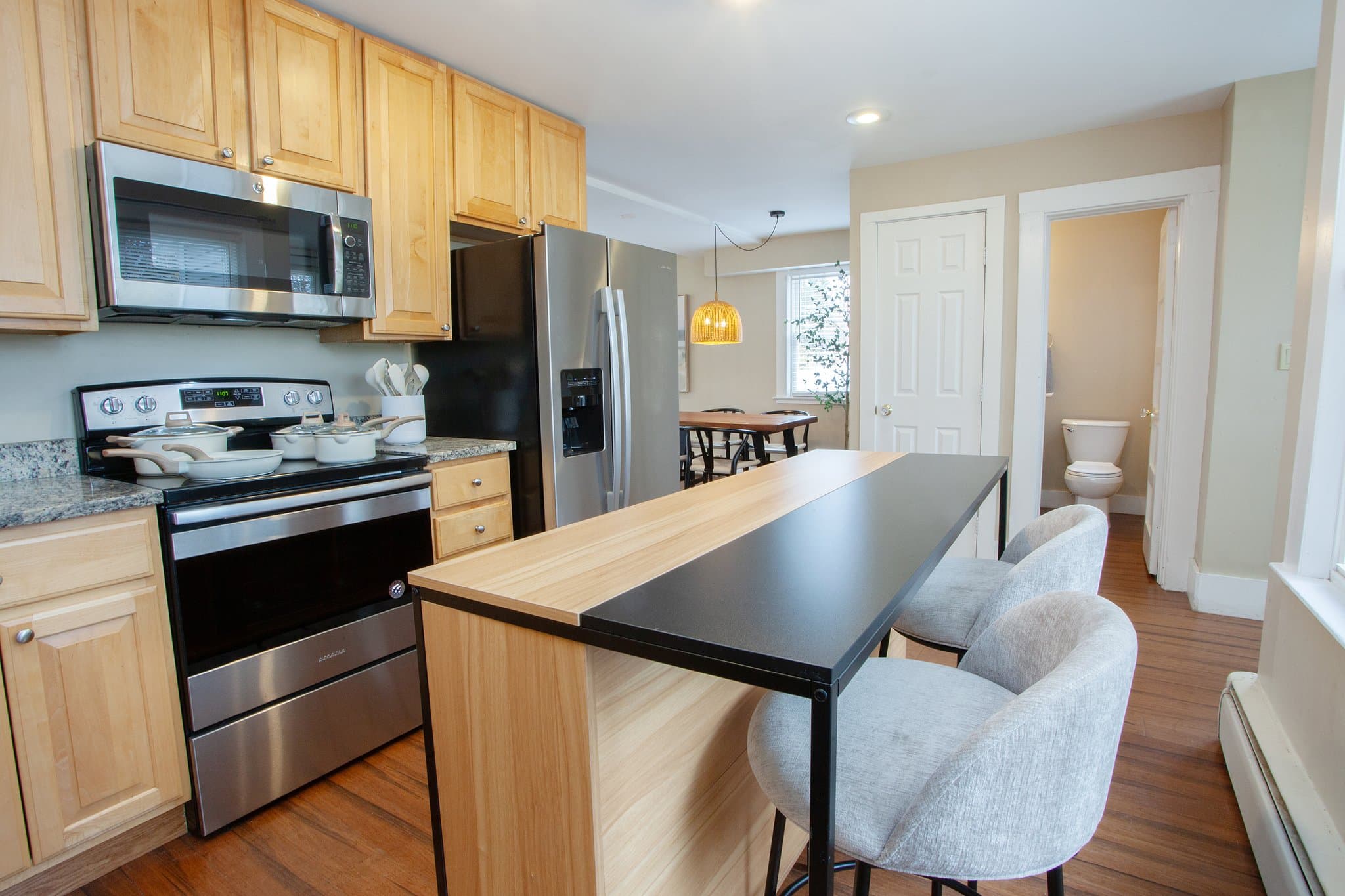 Simsbury House: 19 Fairview St