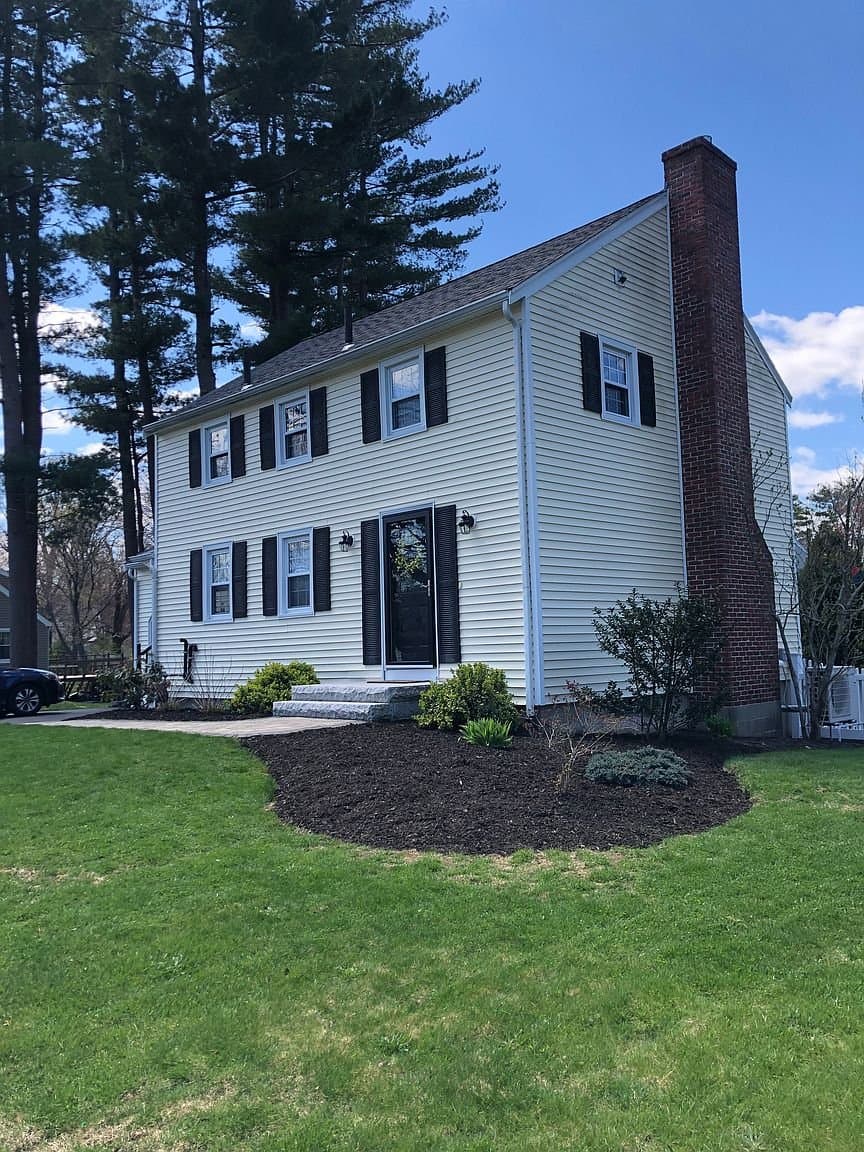 Newburyport House: 18 Turkey Hill Rd