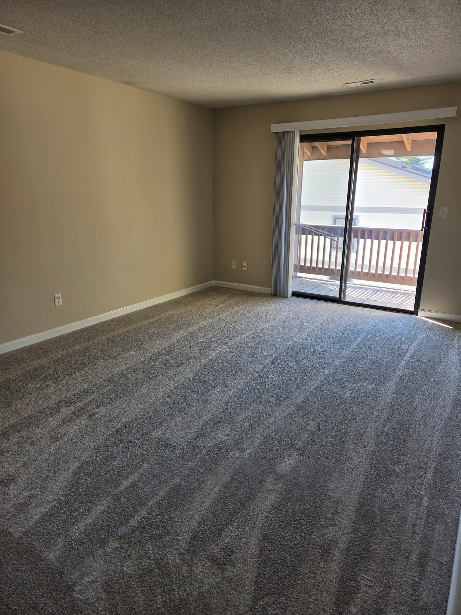 St. Charles Condo: 1443 Summergate Parkway