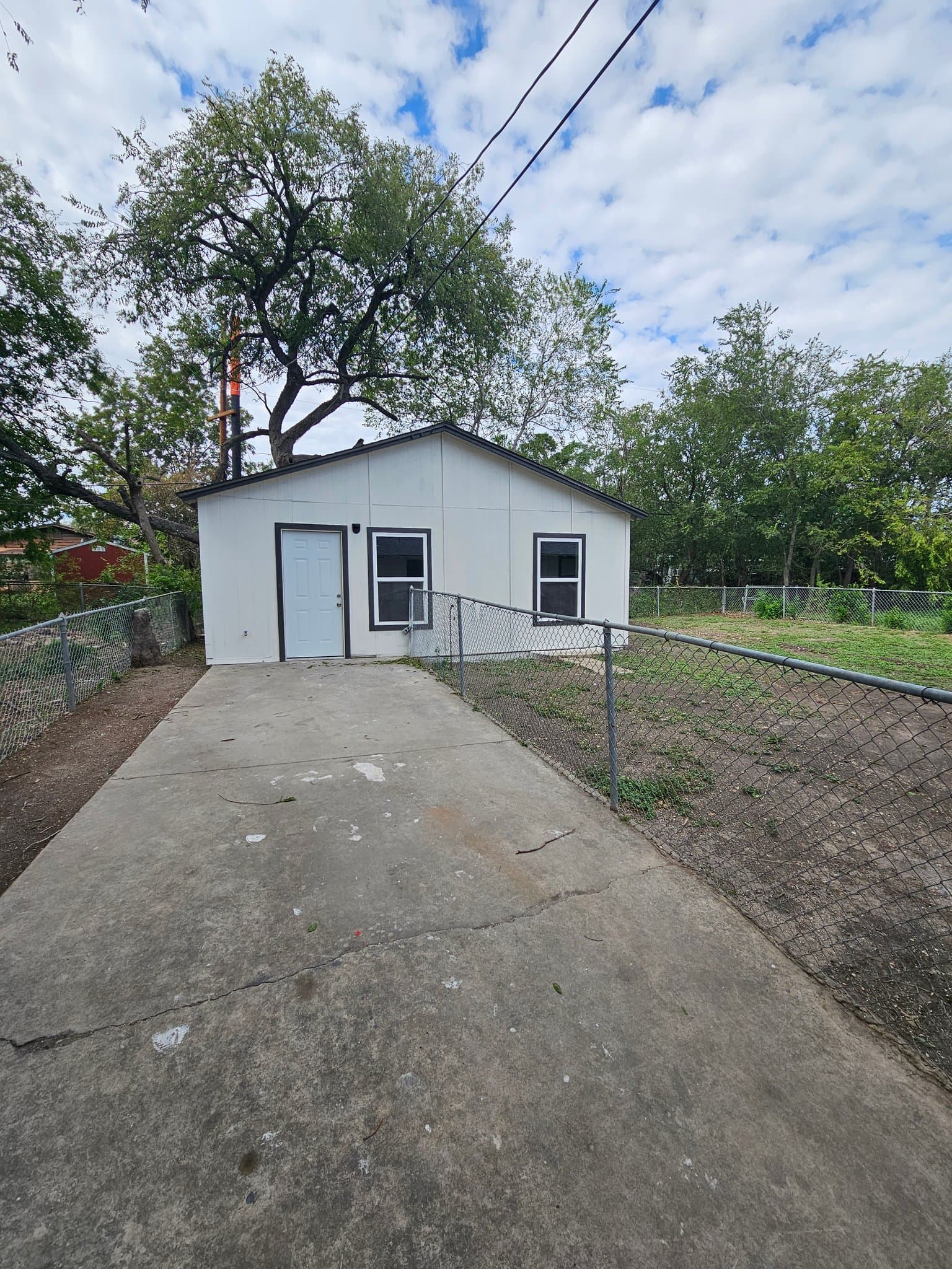 San Antonio Townhome: 215 Lyric St