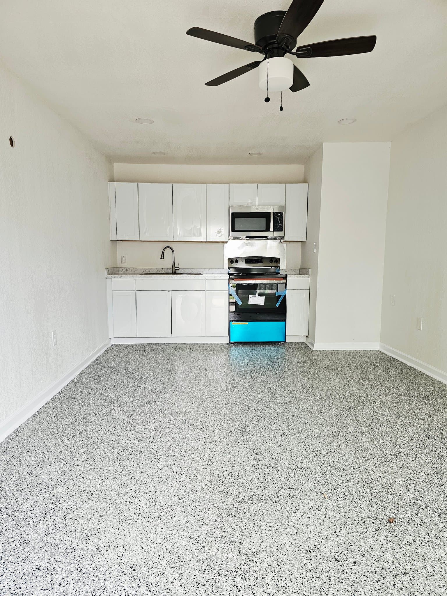 San Antonio Townhome: 215 Lyric St