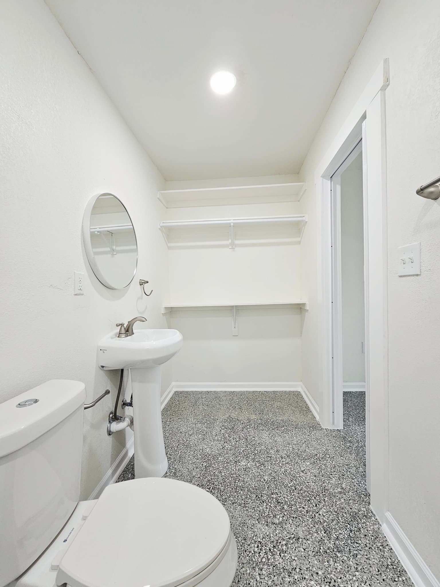 San Antonio Townhome: 215 Lyric St