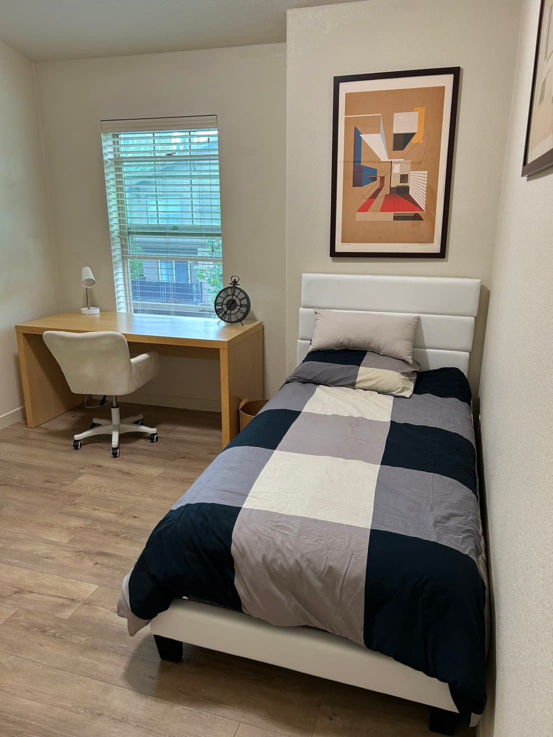 Beaverton Condo: 600 NE Newstead Ln