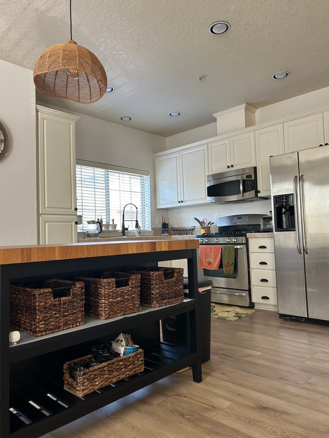 Beaverton Condo: 600 NE Newstead Ln