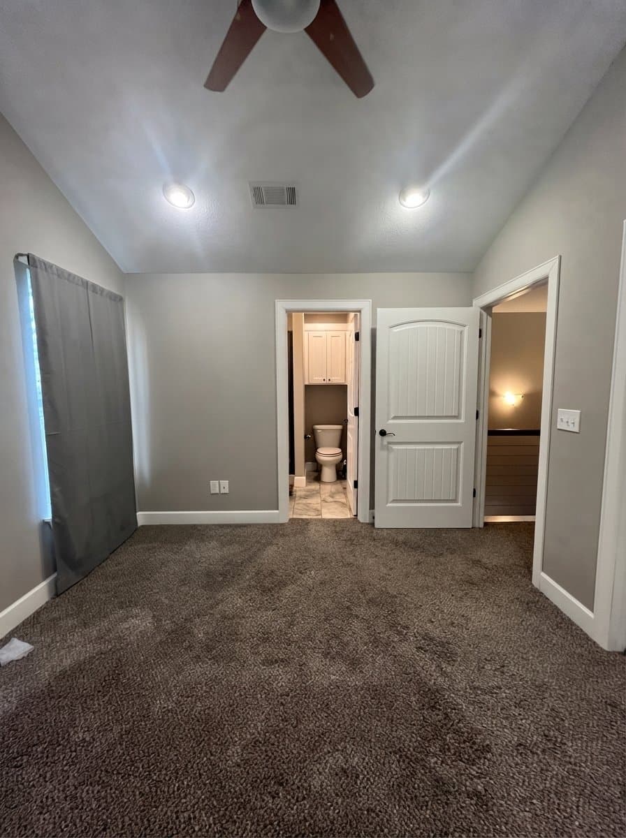 Prairie Grove House: 201 Kate Smith St