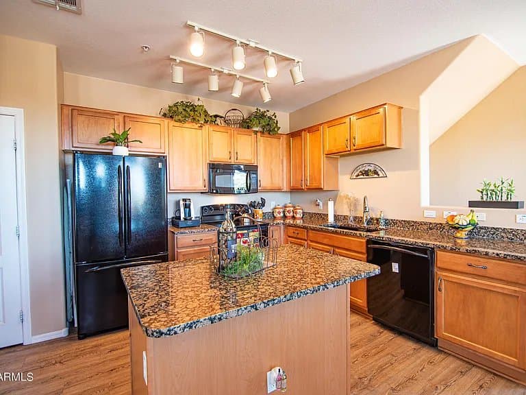 Gilbert Townhome: 240 W Juniper Ave