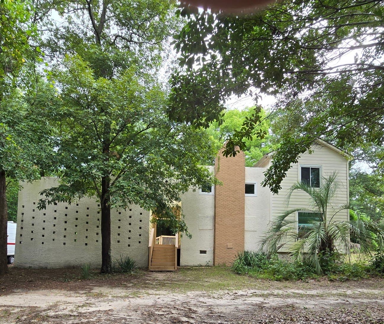 Wedgefield House: 6145 Yorkridge Dr
