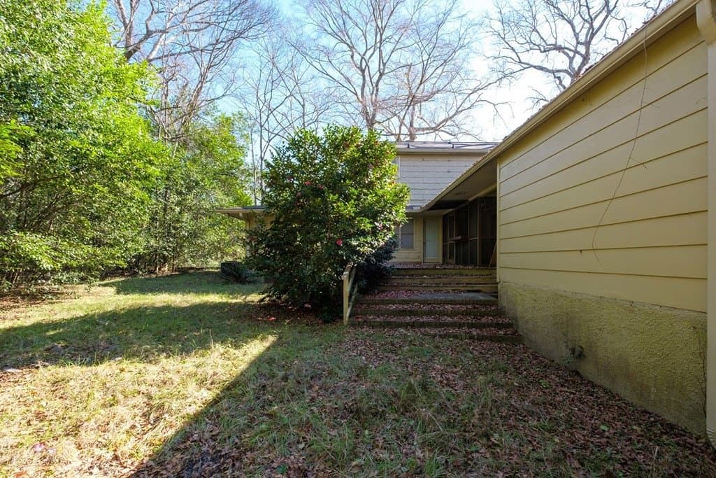 Wedgefield House: 6145 Yorkridge Dr