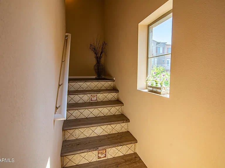 Gilbert Townhome: 240 W Juniper Ave