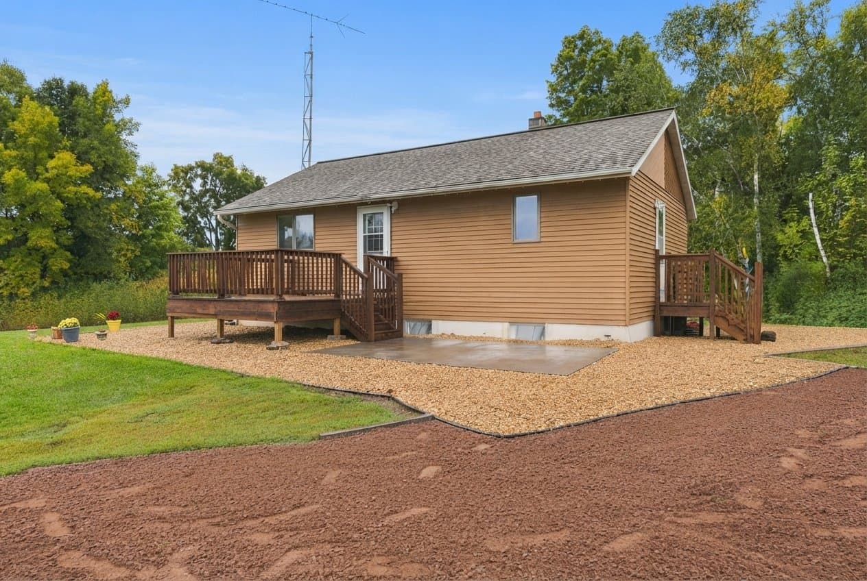 Frederic House: 20091 County Line Rd