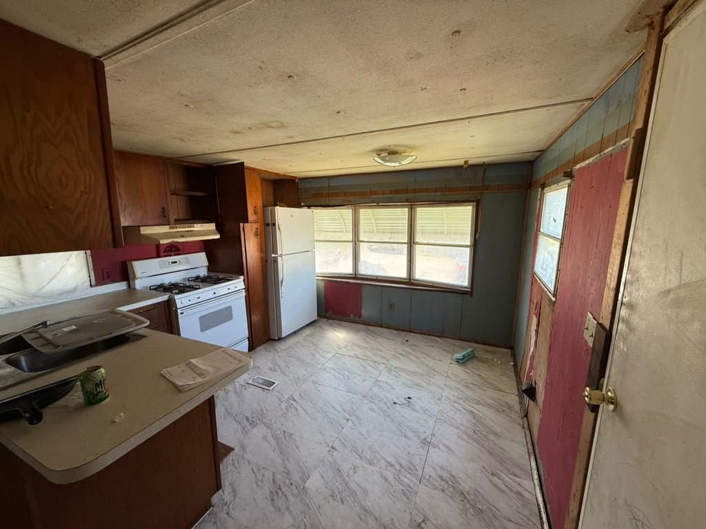 Erie Other: 1518 Taki Dr