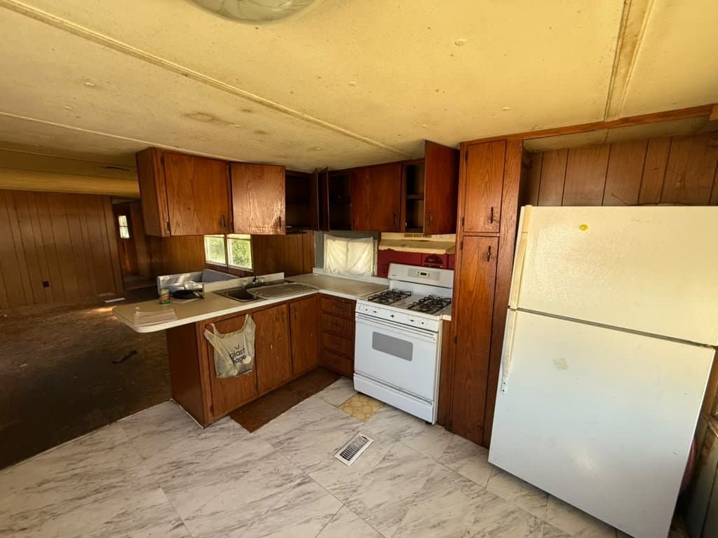 Erie Other: 1518 Taki Dr