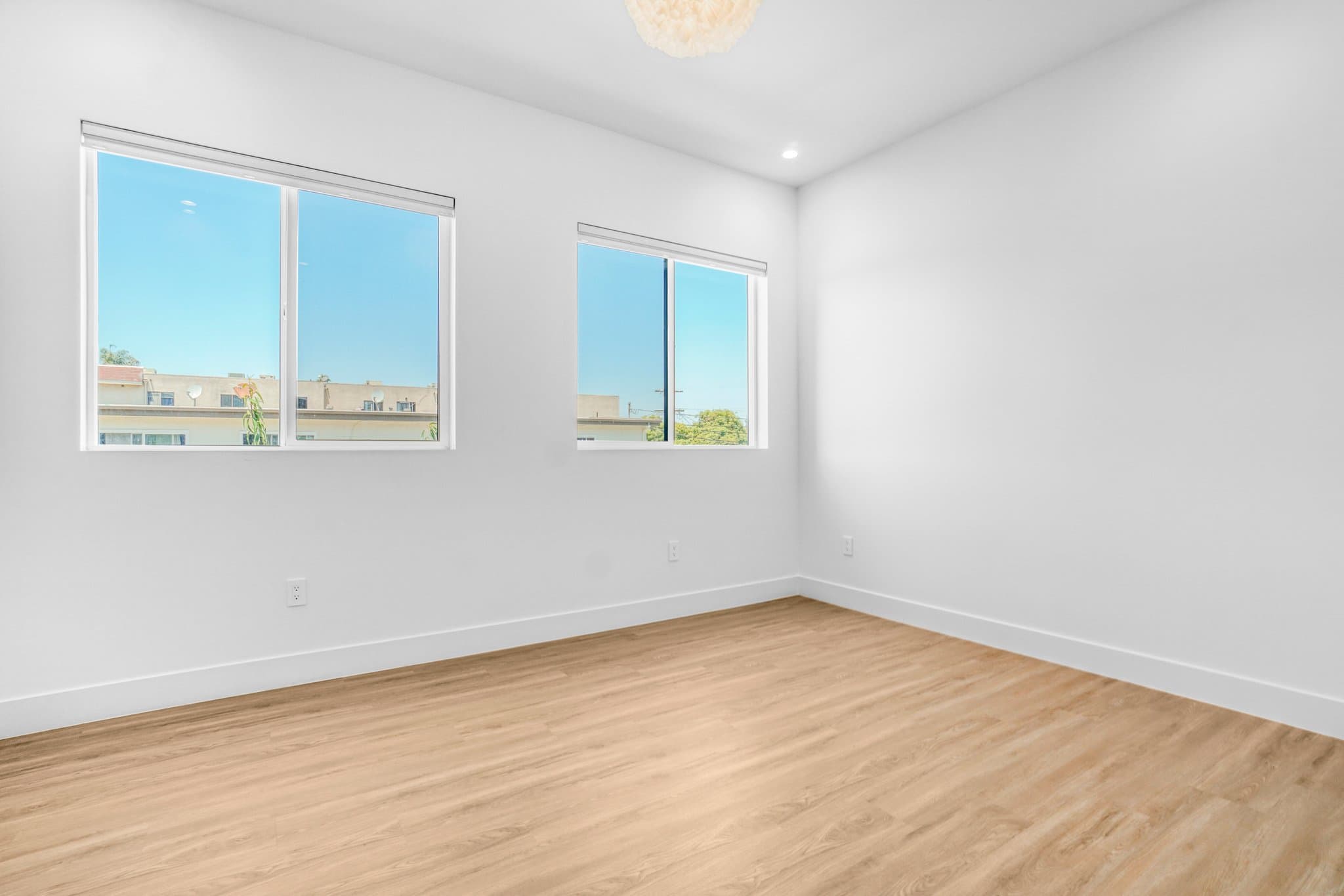 Culver City Single Room: 4800-4802 S. Slauson