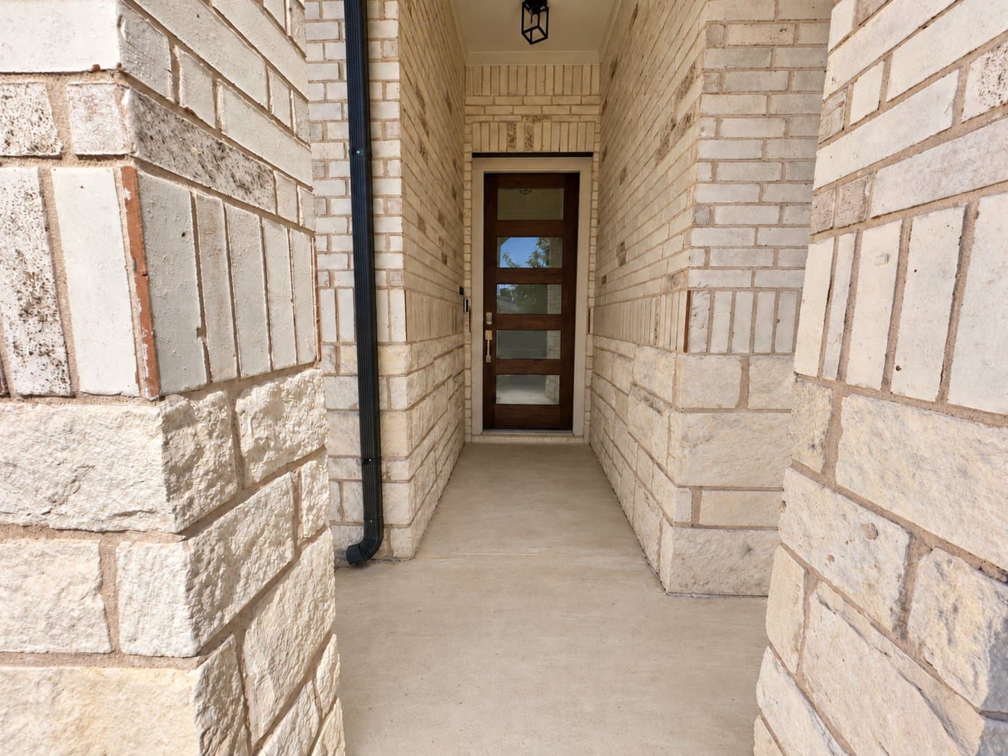 Leander House: 2205 Rosin Jaw Walk