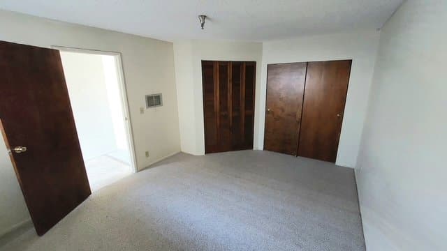 Hawthorne Apartment: 4040 W. 130th Street