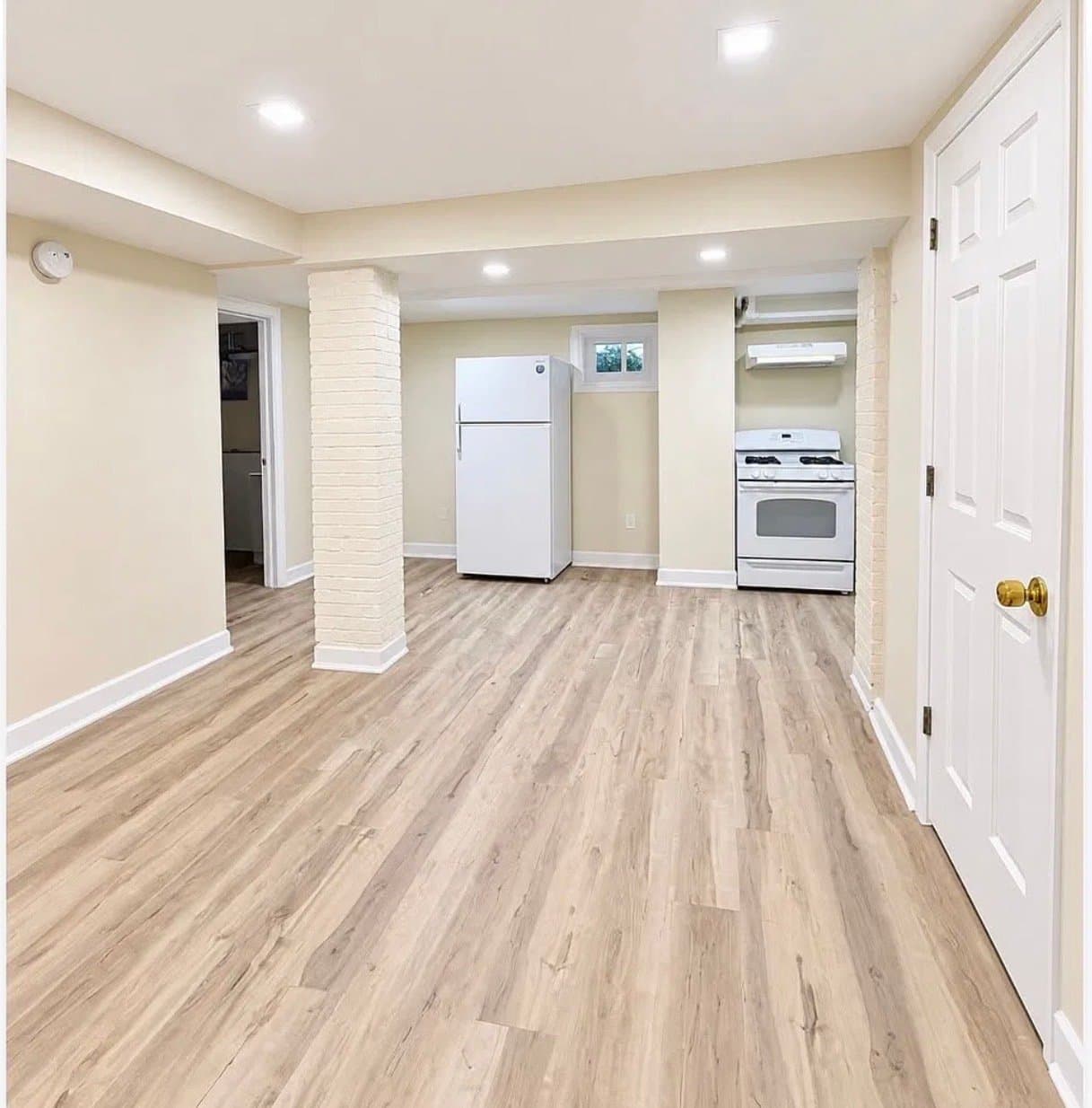 Jersey City House: 68 Van Reipen Ave