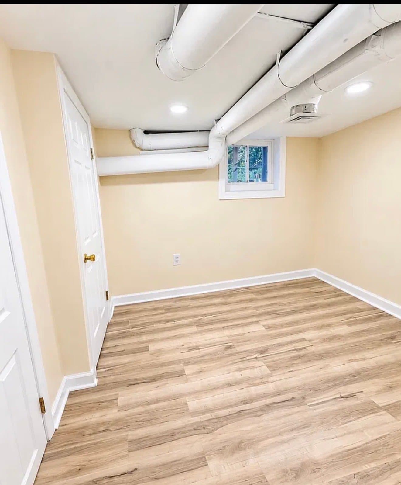 Jersey City House: 68 Van Reipen Ave