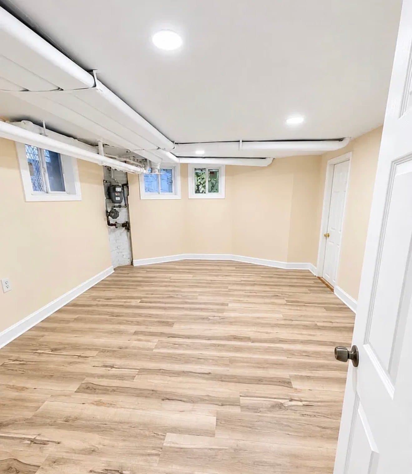 Jersey City House: 68 Van Reipen Ave