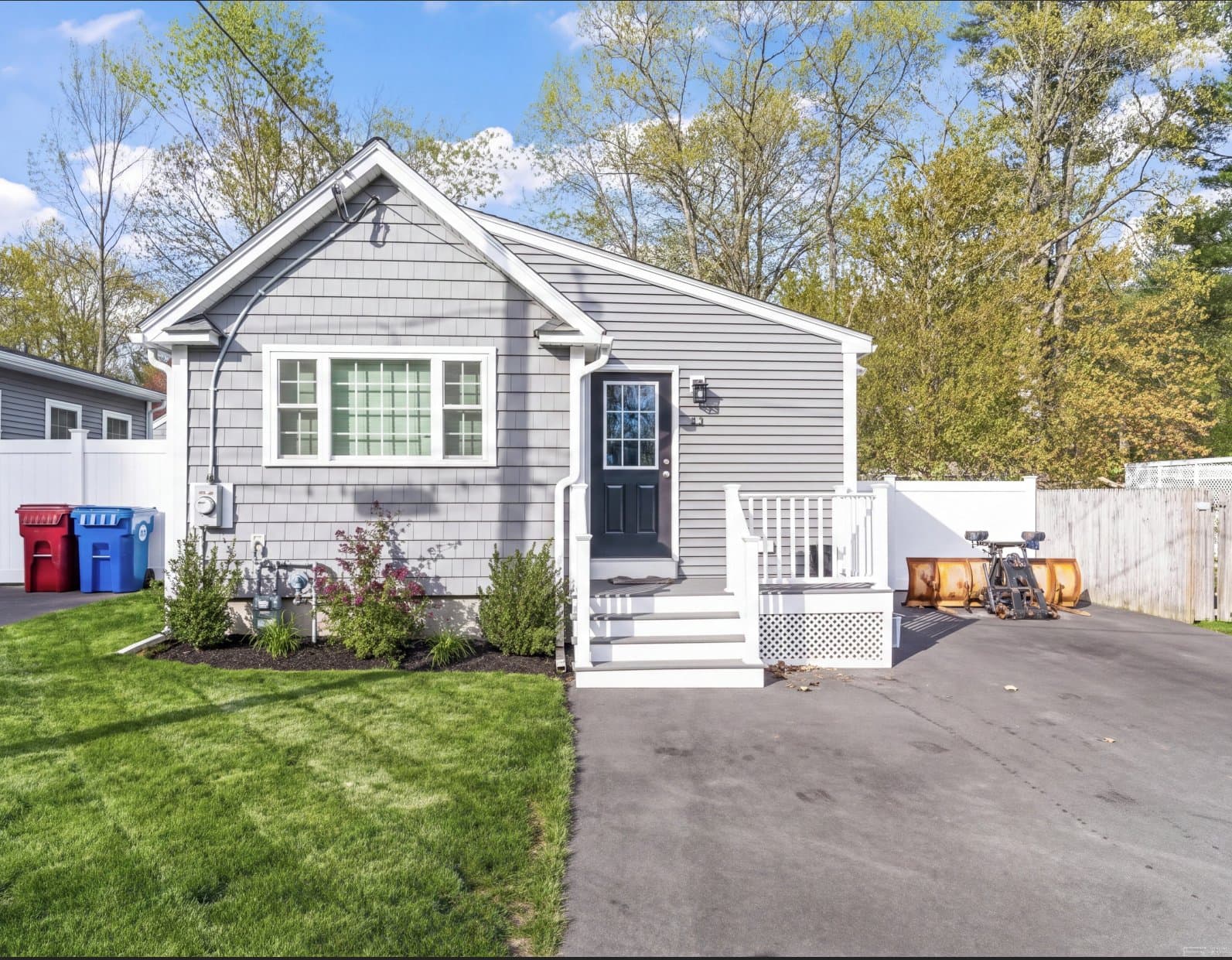 Tyngsborough House: 22 Forest Park Ave