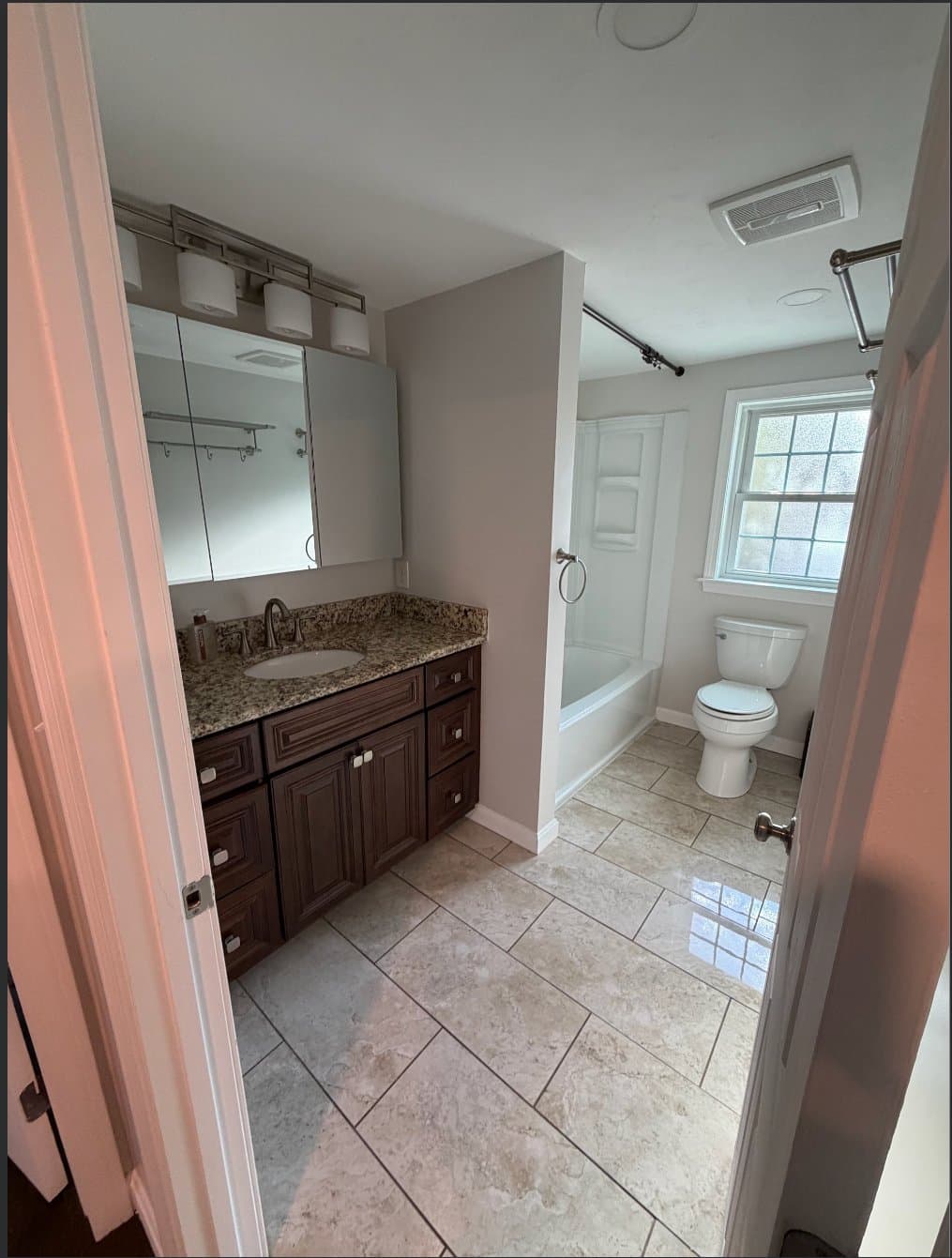 Tyngsborough House: 22 Forest Park Ave
