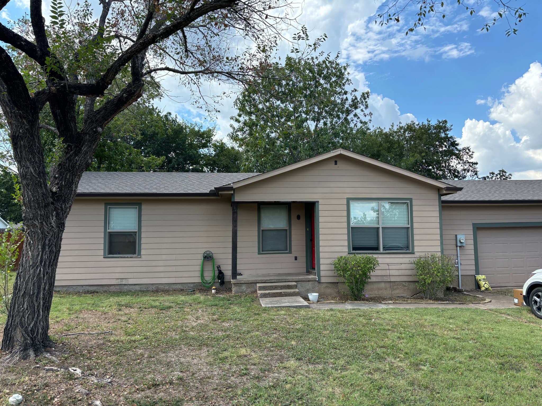 Maypearl House: 510 Commerce St