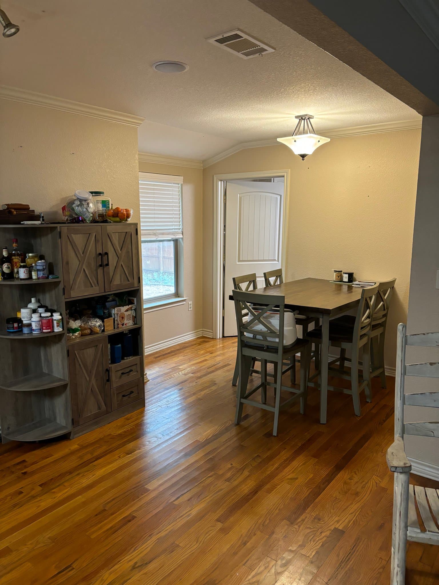 Maypearl House: 510 Commerce St