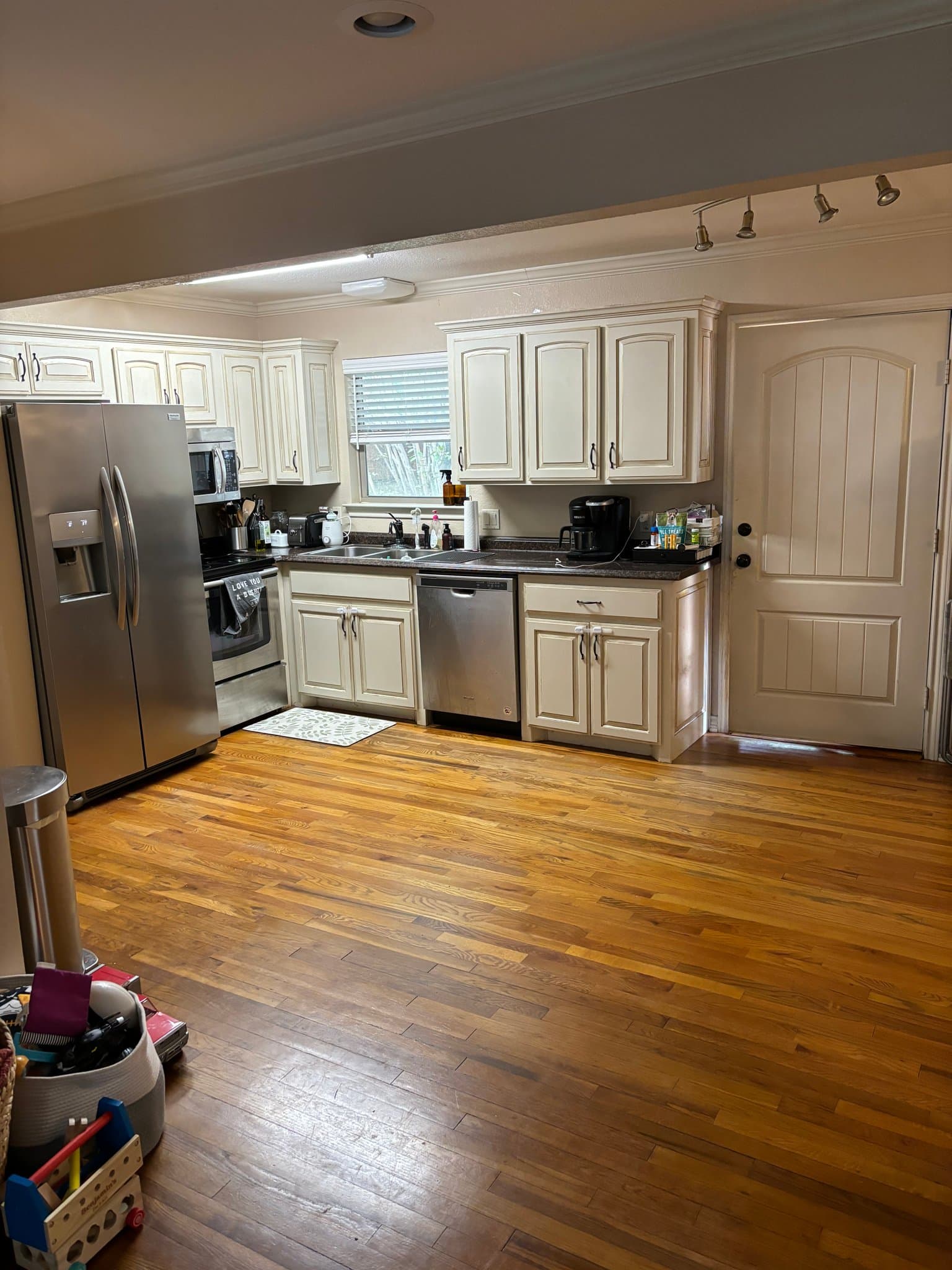 Maypearl House: 510 Commerce St