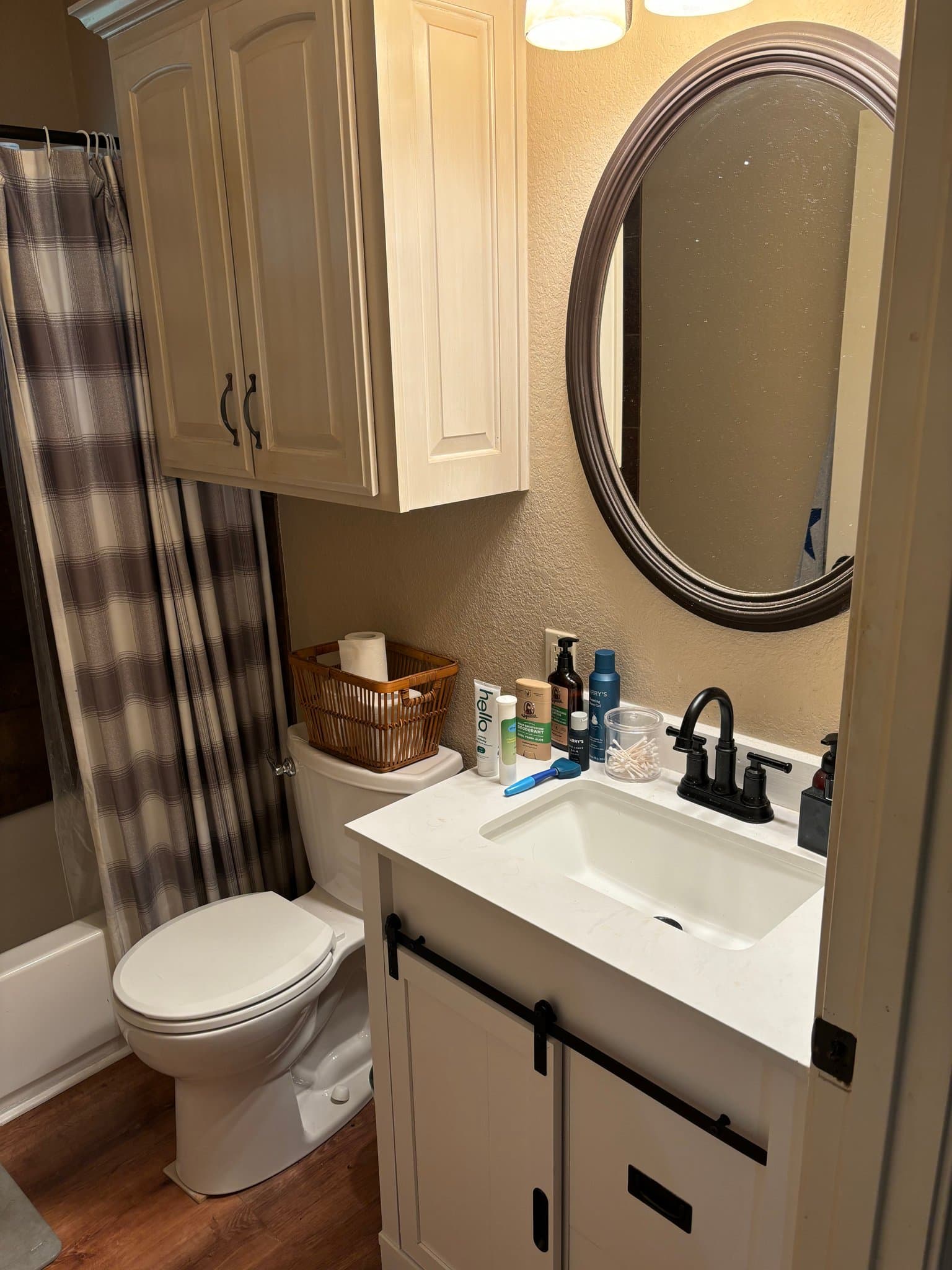 Maypearl House: 510 Commerce St