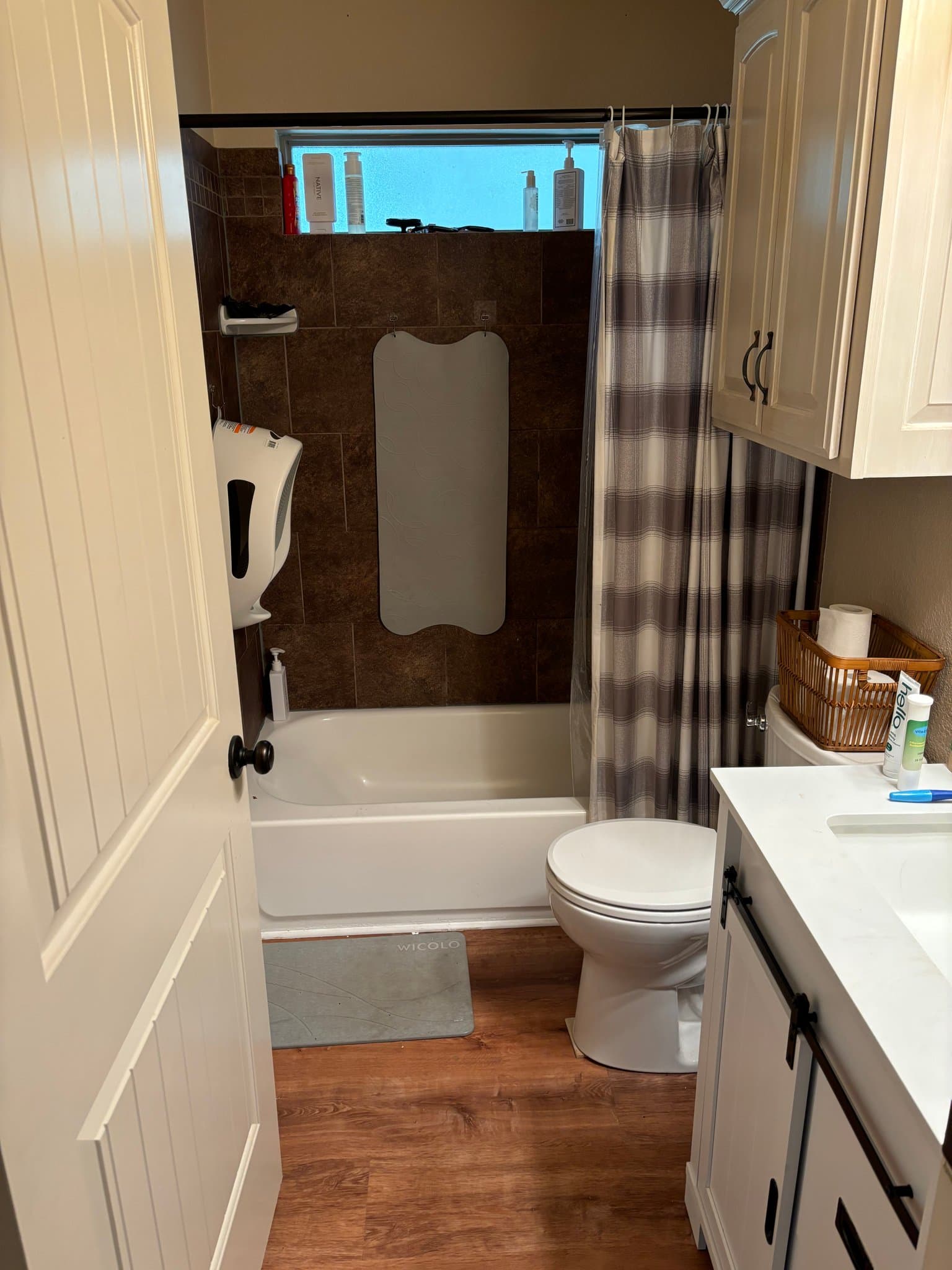Maypearl House: 510 Commerce St