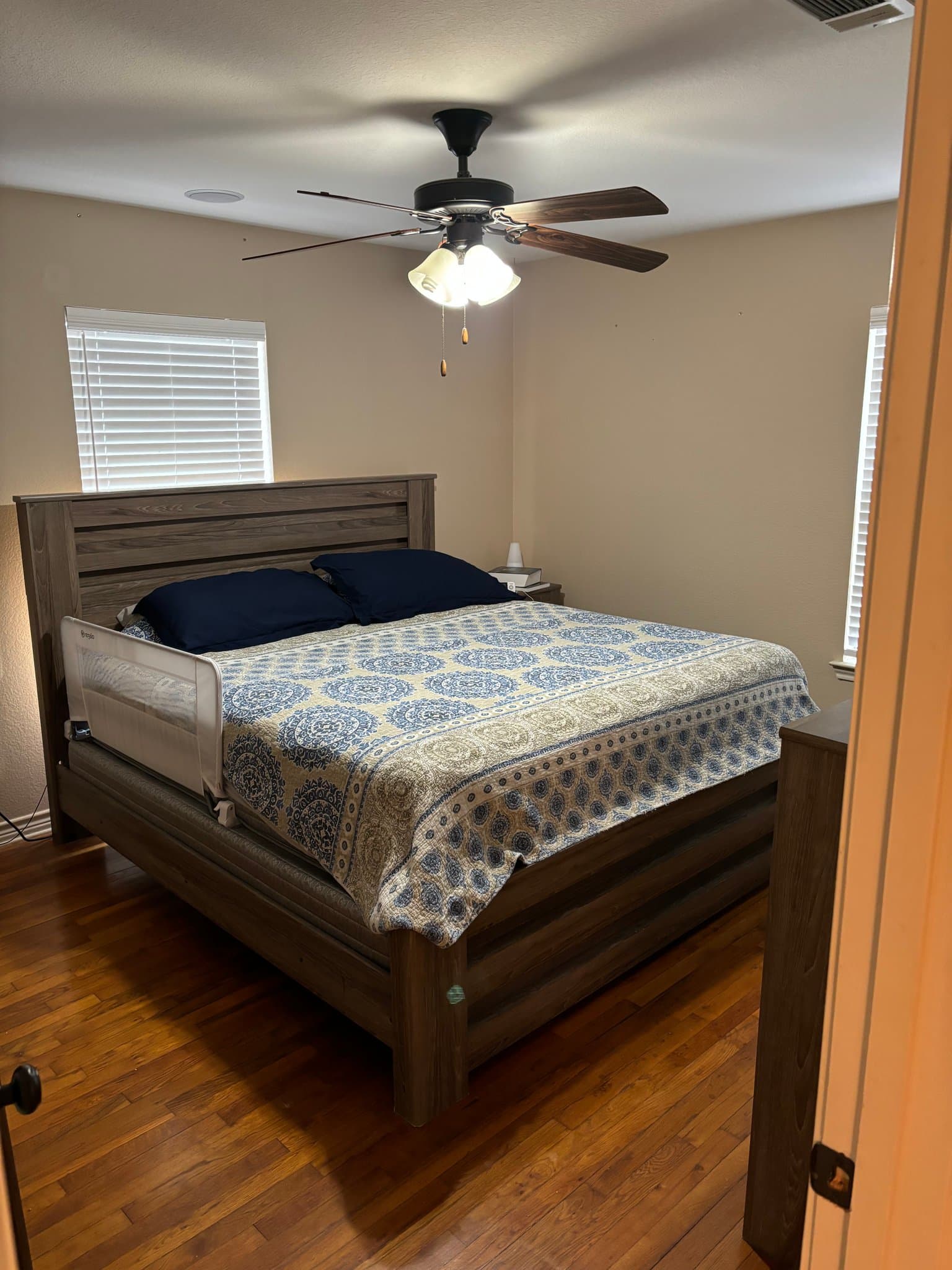 Maypearl House: 510 Commerce St