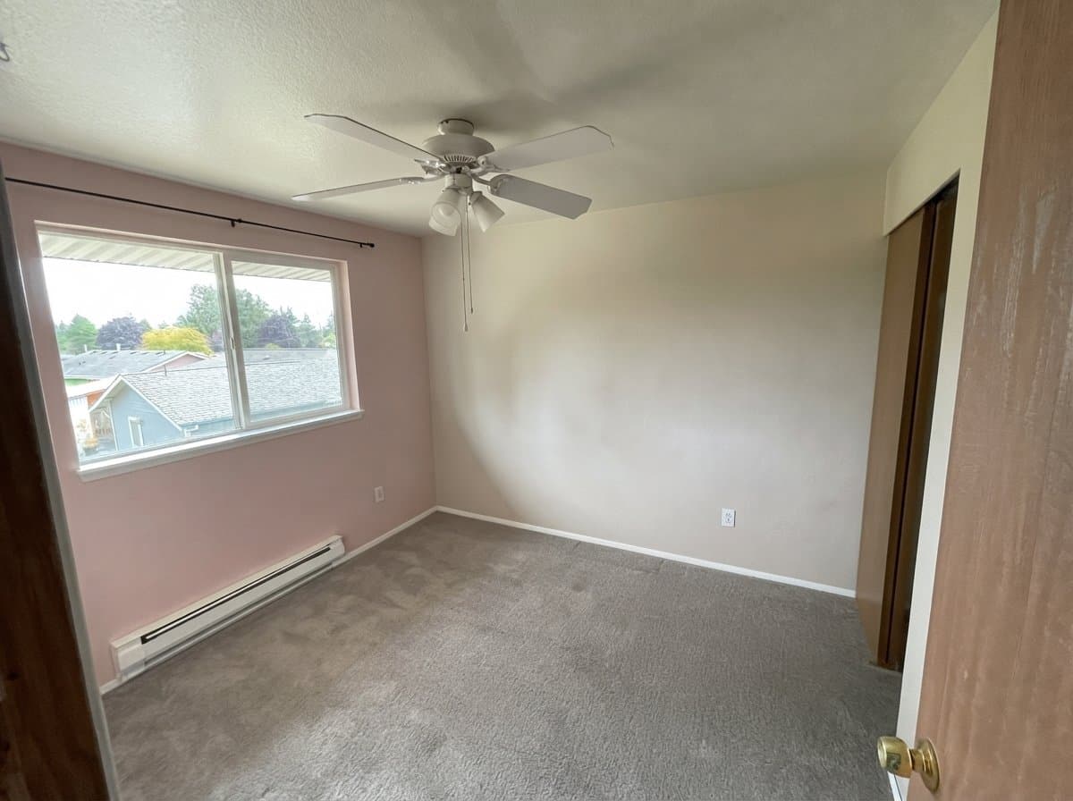 Everett Multiplex: 10 107 St SE